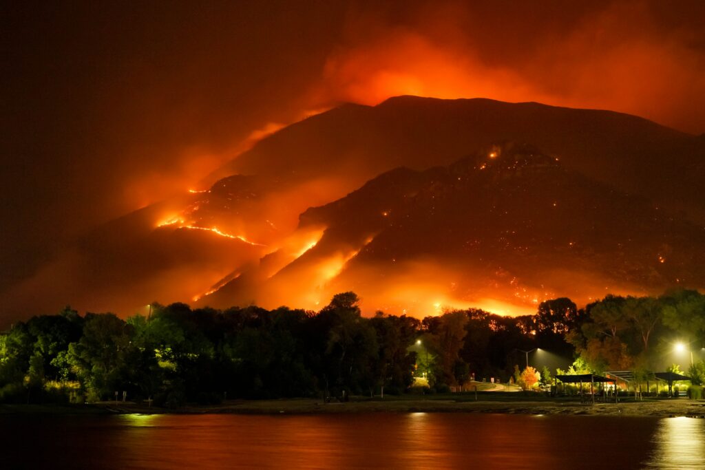 El cambio climático contribuye a la gravedad de los incendios forestales.