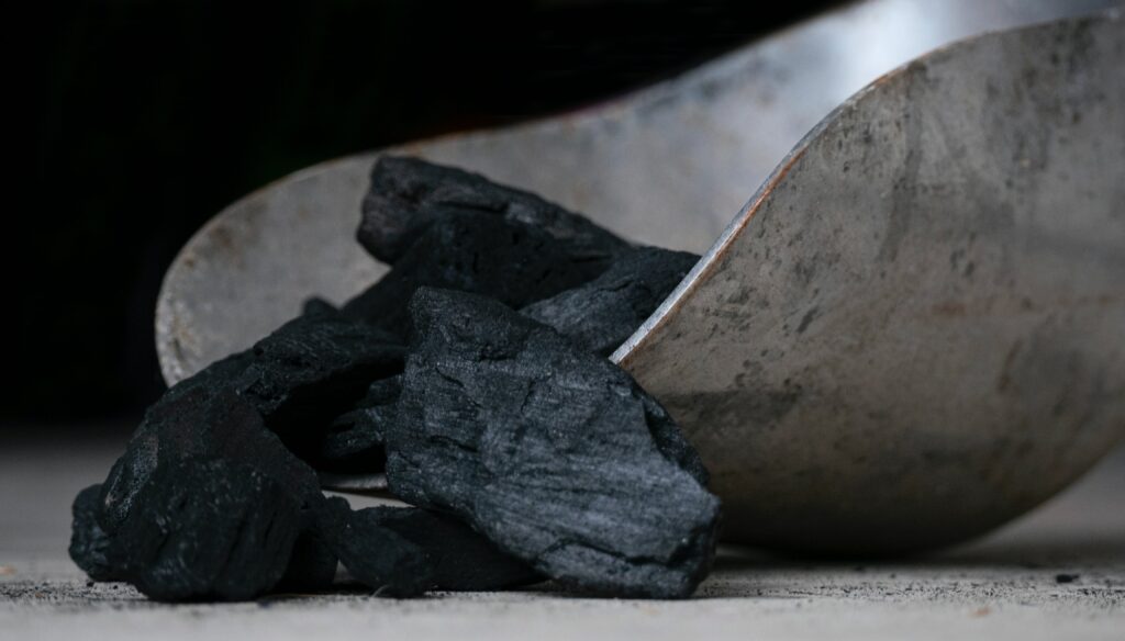 El carbón es un combustible fósil.