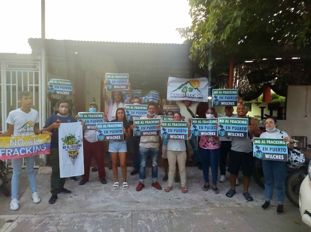 jóvenes colombianos luchan por proteger los recursos naturales del extractivismo