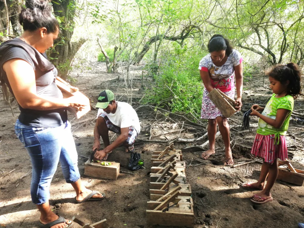 Las comunidades costeras de El Salvador fueron al rescate del cangrejo azul