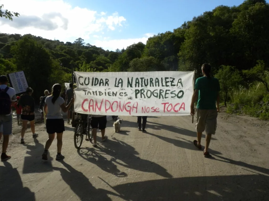 Marcha contra el emprendimiento de barrio privado “Villa Candonga”. 