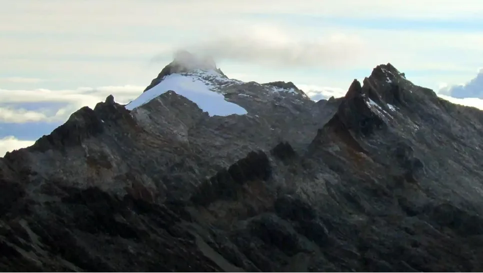 El glaciar La Corona (Humboldt, en inglés) en el pico homónimo, localizado en la Sierra Nevada de Mérida.